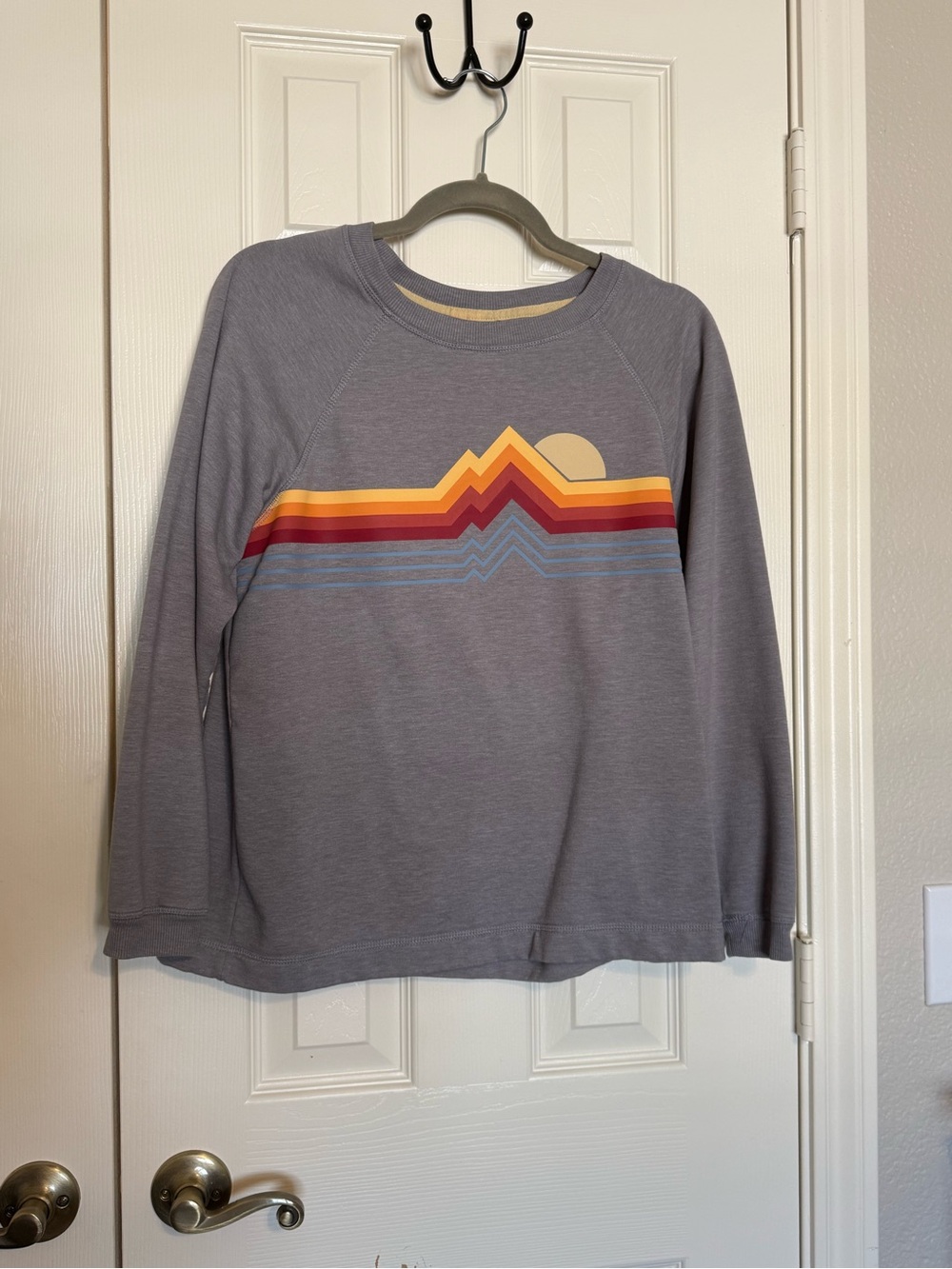 Women's Graphic Crewneck Lounge Set with Sunset Stripe